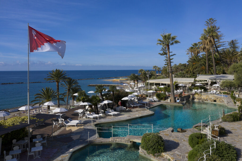 Royal_Hotel_Sanremo_sea_water_pool